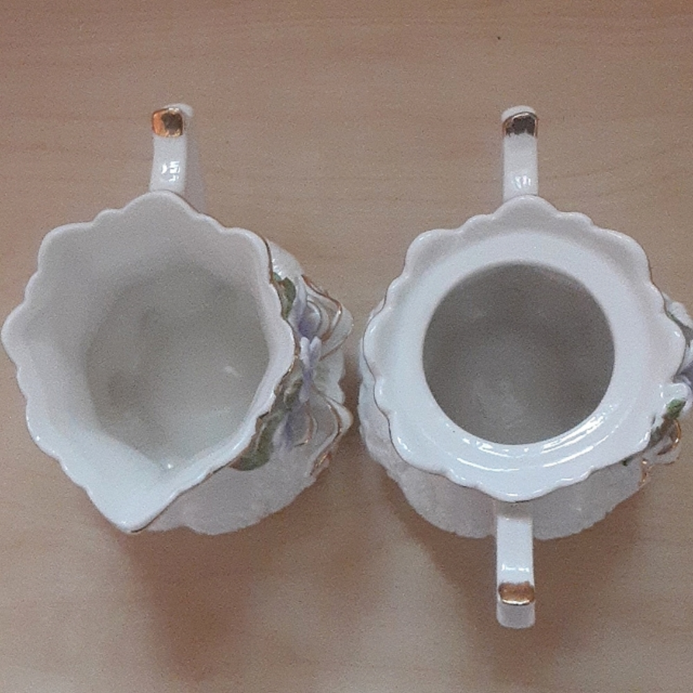 Tea pot ,Creamer & covered sugar bowl set - Picture 15 of 16